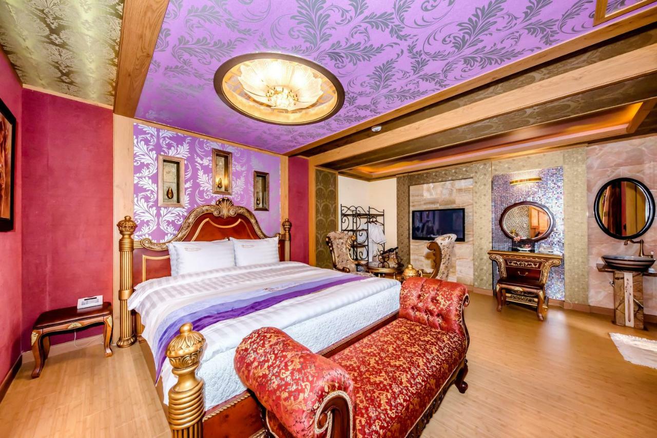Palm Valley Resort Сеогвипо Екстериор снимка